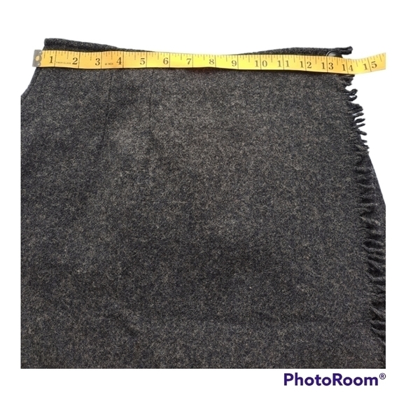Woolrich dark grey wool mini wrap skirt with fringe edge and button closures S10 - Picture 8 of 13